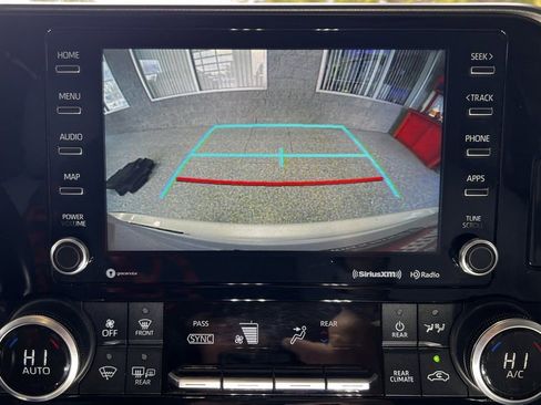 Certified 2021 Toyota Highlander XLE image 30