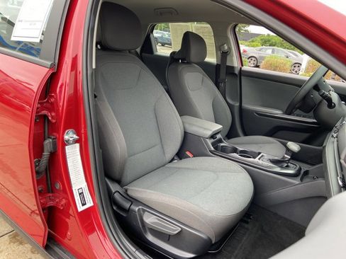 Used 2025 Kia K4 FWD image 24