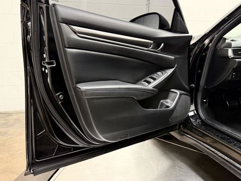 Used 2021 Honda Accord Sport image 12