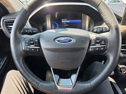 Used 2020 Ford Escape Titanium FWD image 14
