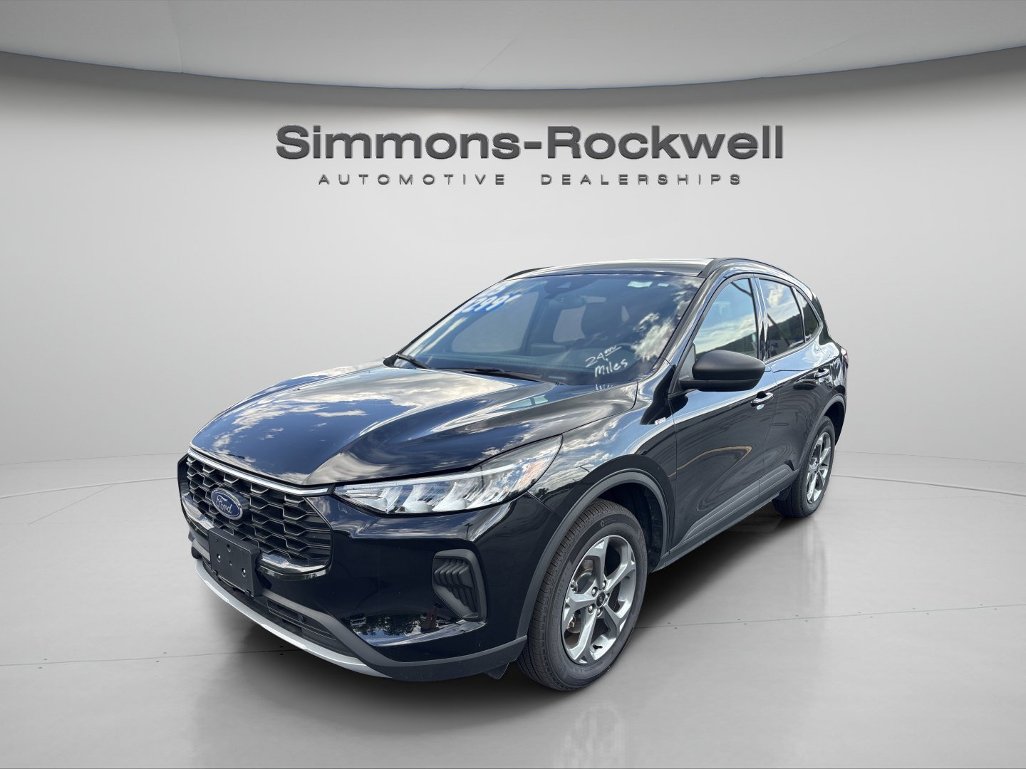 Used 2025 Ford Escape ST-Line AWD/4WD image 1