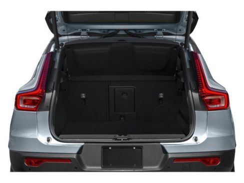 Used 2020 Volvo XC40 T4 R-Design FWD image 11