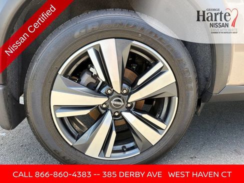 Certified 2025 Nissan Rogue SL w/ SL Premium Package AWD/4WD image 11
