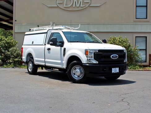 Used 2020 Ford F250 XL w/ Power Equipment Group image 3