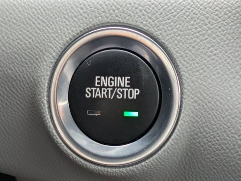 Used 2022 GMC Terrain SLT image 25