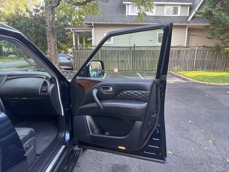 Used 2018 INFINITI QX80 4WD w/ Deluxe Technology Package image 14