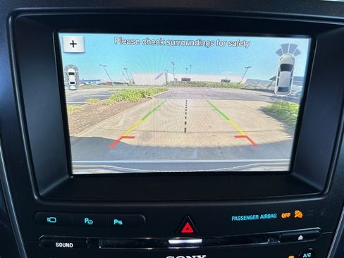 Used 2018 Ford Explorer Platinum image 22