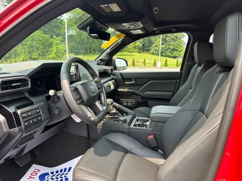 Used 2026 Toyota 4Runner Limited AWD/4WD image 10