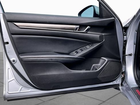 Used 2018 Honda Accord Sport image 25