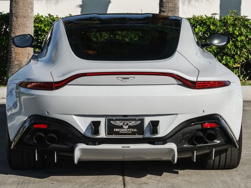 Used 2019 Aston Martin V8 Vantage Coupe image 7