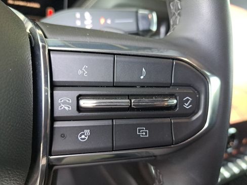 Used 2025 GMC Yukon Elevation AWD/4WD image 34