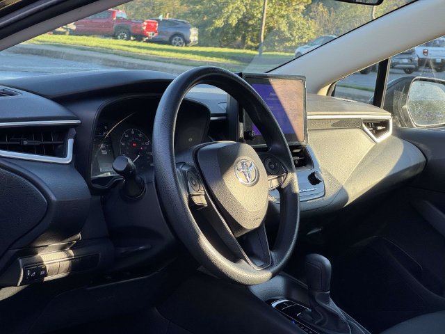 Used 2024 Toyota Corolla LE FWD image 28