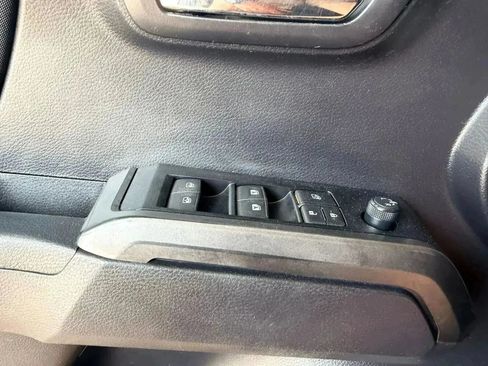 Used 2020 Toyota Tacoma TRD Sport AWD/4WD image 25