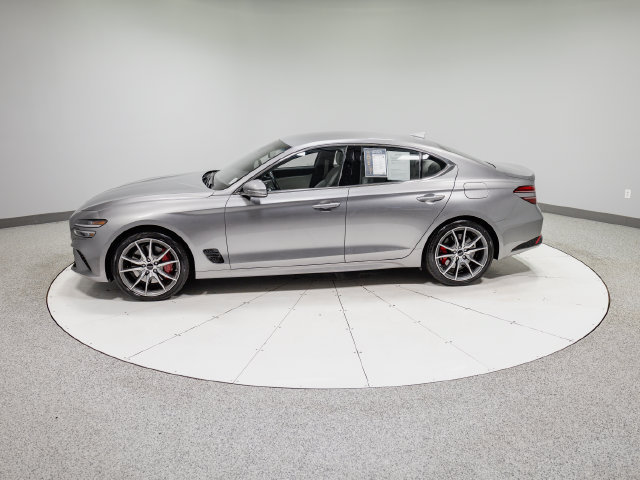 Used 2025 Genesis G70 2.5T RWD image 32