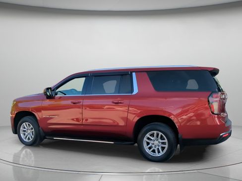 Used 2021 Chevrolet Suburban LT RWD image 18
