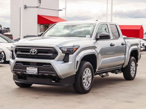 Certified 2025 Toyota Tacoma SR RWD image 3