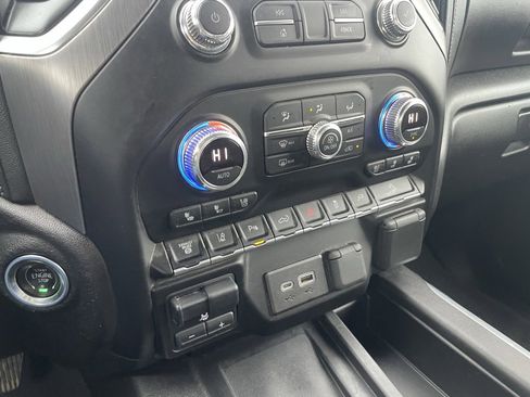 Used 2021 GMC Sierra 2500 Denali w/ Denali Ultimate Package image 18