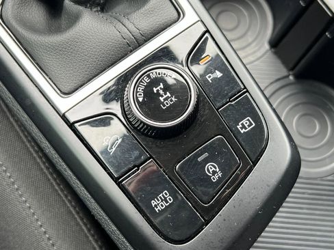 Used 2025 Kia Sportage LX image 28