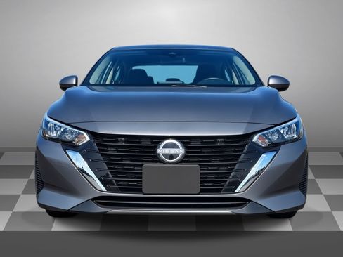 Used 2025 Nissan Sentra SV FWD image 2