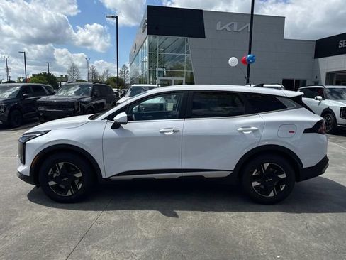New 2026 Kia Sportage LX FWD image 5