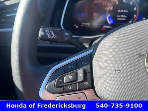 Used 2024 Volkswagen Jetta Sport image 17