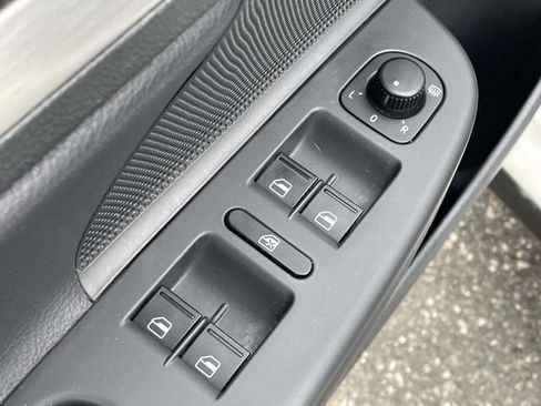 Used 2009 Volkswagen GTI 4-Door FWD image 14