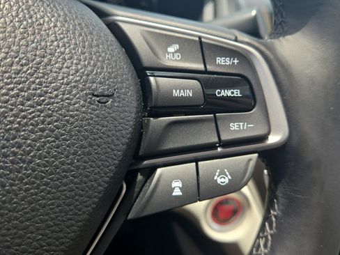 Used 2018 Honda Accord Touring image 24