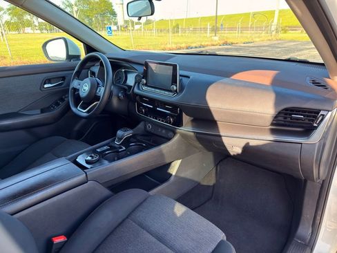 Used 2021 Nissan Rogue SV AWD/4WD image 37