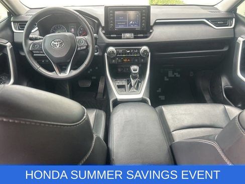 Used 2020 Toyota RAV4 XLE Premium FWD image 11