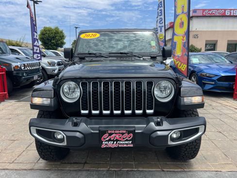 Used 2020 Jeep Gladiator Overland AWD/4WD image 3
