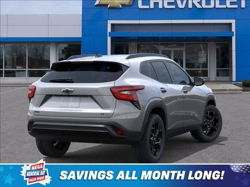 New 2026 Chevrolet Trax LT w/ Driver Confidence Package FWD image 4