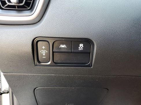 Used 2021 Kia Sorento LX image 28