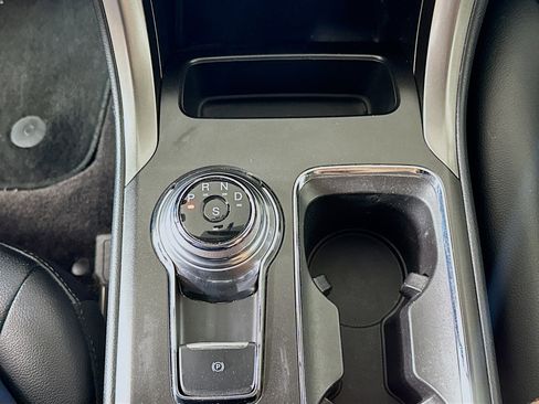 Used 2017 Ford Fusion SE w/ Equipment Group 201A image 23