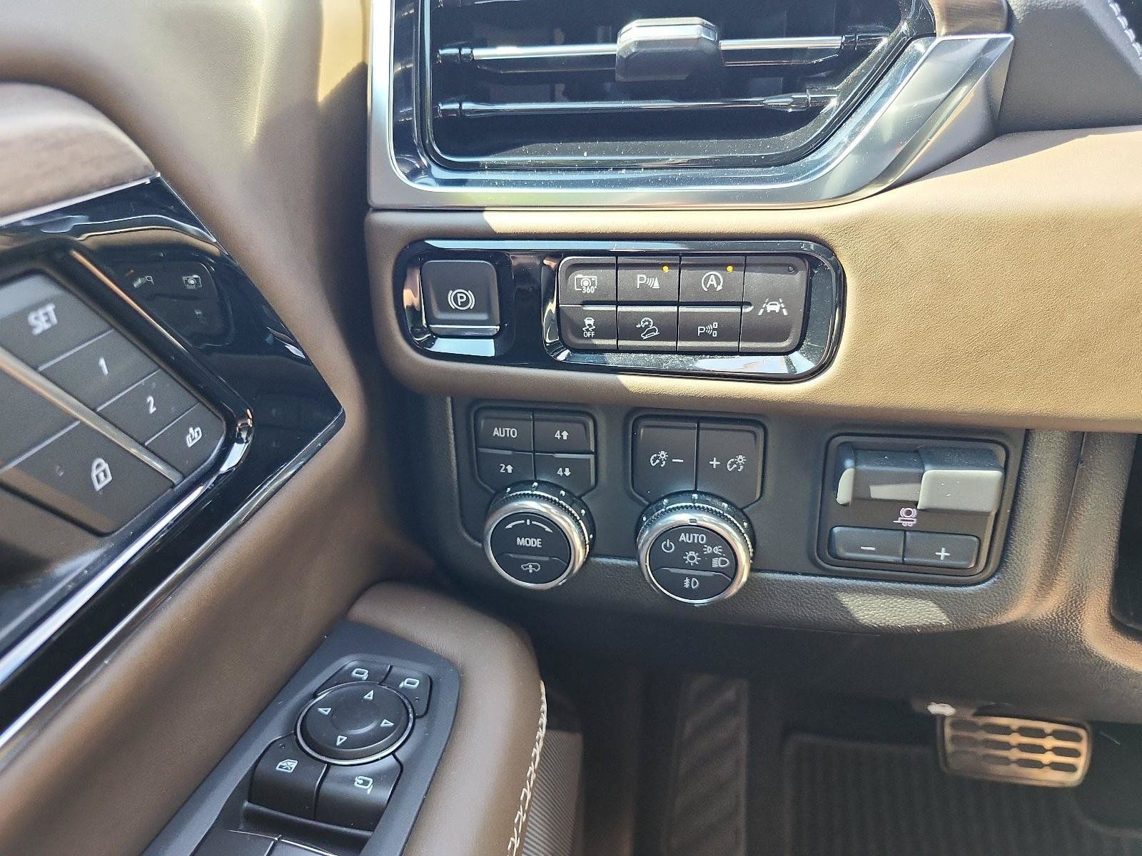 Certified 2025 GMC Yukon Denali Ultimate AWD/4WD image 24