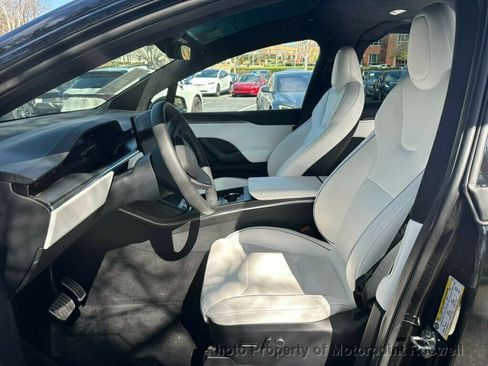 Used 2024 Tesla Model X Plaid image 5