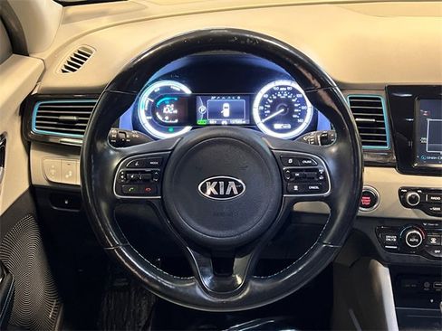 Used 2018 Kia Niro Touring image 19