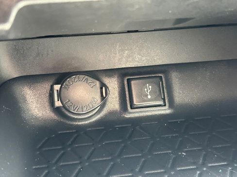 Certified 2022 Toyota RAV4 XLE FWD image 27