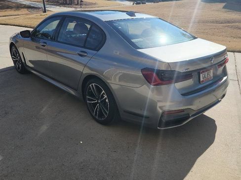 Used 2022 BMW 750i xDrive w/ Executive Package image 7