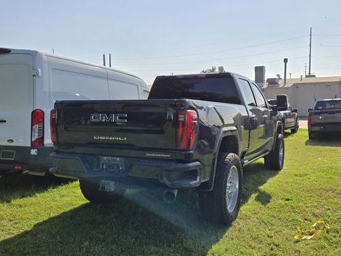 Used 2024 GMC Sierra 2500 Denali w/ Denali Reserve Package AWD/4WD image 4