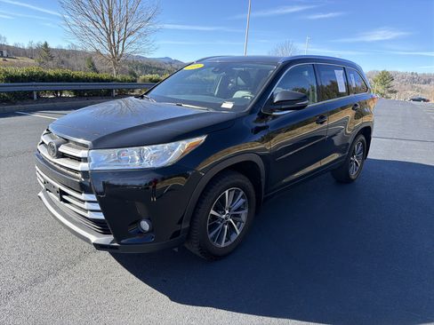 Used 2018 Toyota Highlander XLE w/ Protection Package #3 image 1