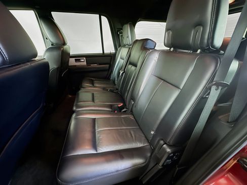 Used 2017 Ford Expedition XLT w/ Equipment Group 201A RWD image 26