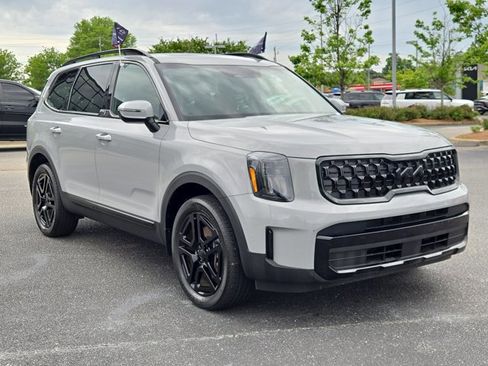 Used 2025 Kia Telluride EX X-Line AWD/4WD image 3