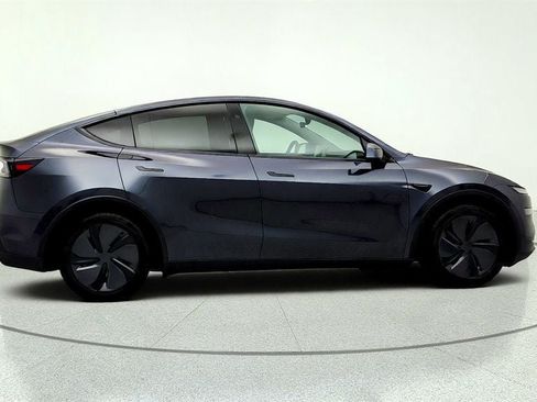 Used 2026 Tesla Model Y Long Range AWD/4WD image 4
