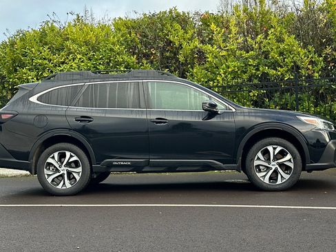 Used 2021 Subaru Outback Limited image 3