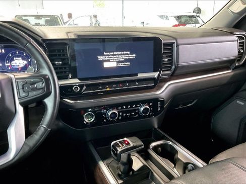Used 2023 GMC Sierra 1500 SLT w/ SLT Premium Package AWD/4WD image 18