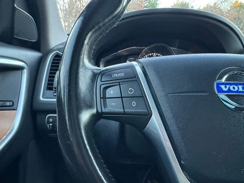 Used 2017 Volvo XC60 T6 Inscription w/ Climate Package image 19