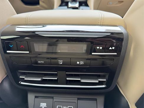 Used 2023 Acura MDX SH-AWD image 37