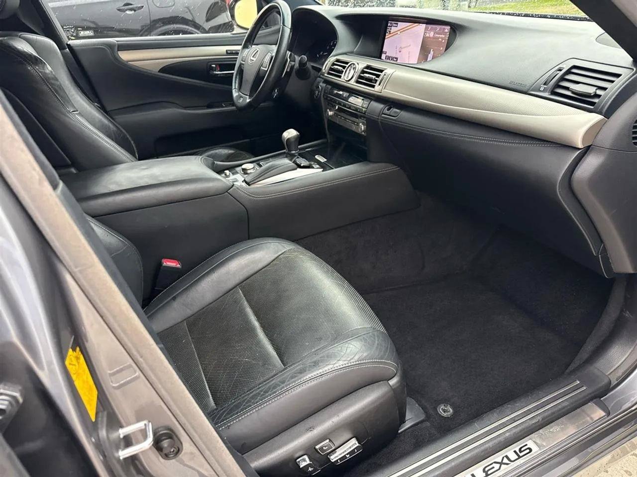 Used 2015 Lexus LS 460 w/ F Sport Package RWD image 39