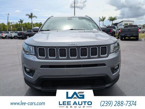 Used 2019 Jeep Compass Latitude w/ Popular Equipment Group FWD image 8