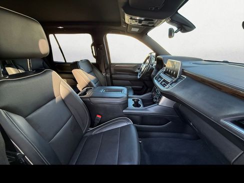 Used 2021 Chevrolet Tahoe Premier w/ Premium Package AWD/4WD image 10